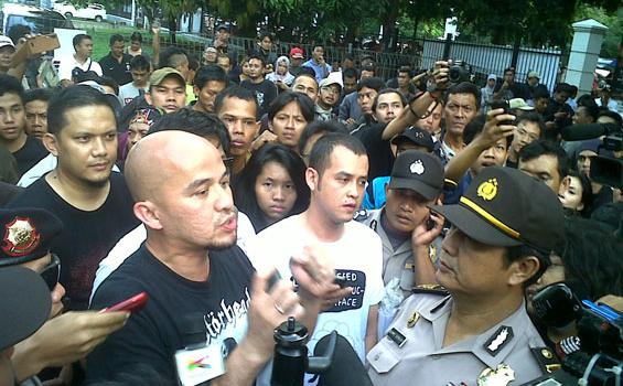 Habis STING Lalu Guns N Roses