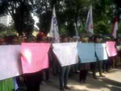Buruh Minta Bayaran Selama Dirumahkan