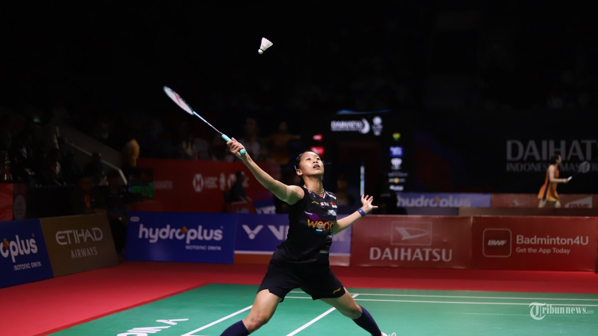 INDONESIA MASTERS 2026 - Tunggal putri Indonesia, Putri Kusuma Wardani saat melawan tunggal Taiwan, Sung Shuo Yun pada babak 32 besar Indonesia Masters 2026 di Istora Senayan Jakarta, Rabu (21/1/2026). Putri menang mudah dua set langsung 21-15 dan 21-15. TRIBUNNEWS/HERUDIN