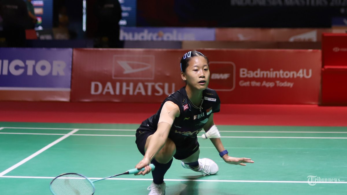 INDONESIA MASTERS 2026 - Tunggal putri Indonesia, Putri Kusuma Wardani saat melawan tunggal Taiwan, Sung Shuo Yun pada babak 32 besar Indonesia Masters 2026 di Istora Senayan Jakarta, Rabu (21/1/2026). Putri menang mudah dua set langsung 21-15 dan 21-15. TRIBUNNEWS/HERUDIN
