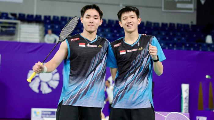 RAIH KEMENANGAN - Pebulutangkis ganda putra Indonesia, Raymond Indra/Nikolaus Joaquin, sukses meraih kemenangan pada babak awal Orleans Masters 2026 usai mengalahkan wakil Singapura, Donovan Willard Wee/Jia Hao Howin Wong, dengan skor 21-13, 21-16 di Orleans, Prancis, Selasa (17/3/2026). dok: PBSI