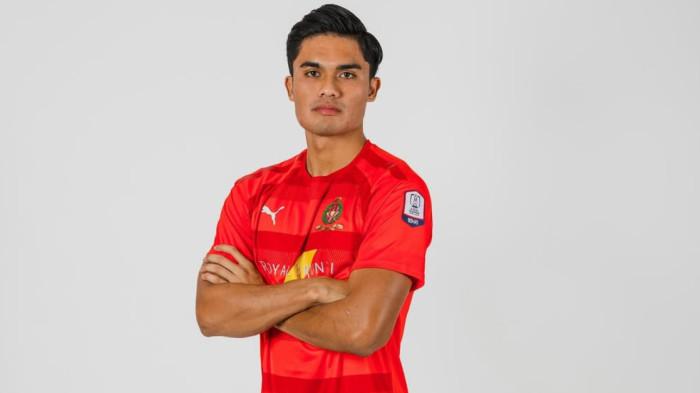 ABROAD SANANTA - Striker Timnas Indonesia, Ramadhan Sananta, menggunakan jersey Duli Pengiran Muda Mahkota (DPMM FC) musim 2025/2026. (Instagram DPMM  8/8/2025)