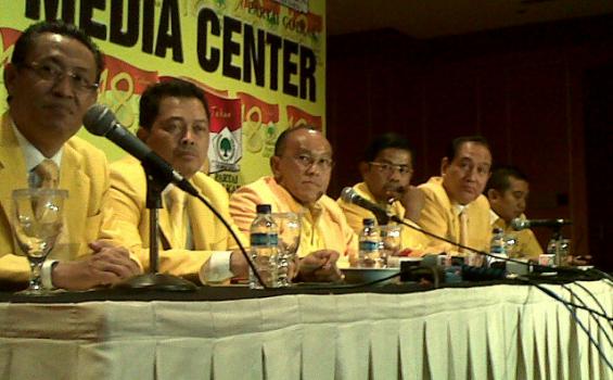 Aburizal Minta Golkar Tak Menang Hanya dalam Survei