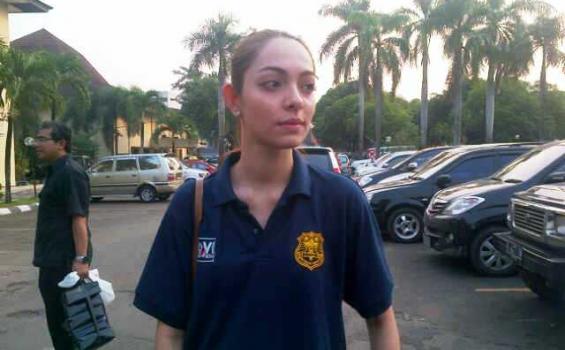 Putri Lingkungan 2010 Identifikasi Korban Sukhoi