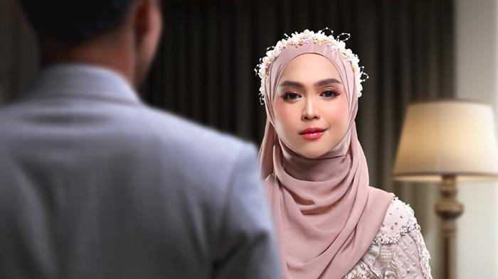 PENGKHIANATAN- Ria Ricis bicara soal istri tersakiti dan pengkhianatan. Netizen menyebut kisahnya itu sebagai curhatan Ricis. Adakah hubungannya dengan Teuku Ryan?