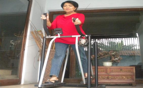 Stres Akibat Rambut Rontok dan Nyaris Kehilangan Payudara