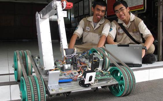 Siswa SMK Leonardo Buat Robot Lebih Murah dari Milik Polri