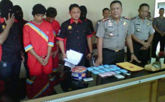 Ronal Regen Tertangkap Simpan 2.800 Butir Ekstasi
