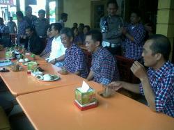 Rudi Minum Kopi Bersama Edi Prabowo di Warkop Dg Sija