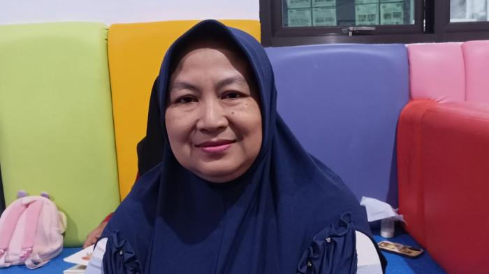 DUKUNG RUMAH ANAK SIGAP - Ani Purwanti, warga Tikung Baru saat ditemui di Rumah Anak SIGAP Bandarharjo, Rabu (12/11/2025). Keberadaan Rumah Anak SIGAP Bandarharjo mendapat sambutan hangat dari para orang tua, termasuk Ani Purwanti.