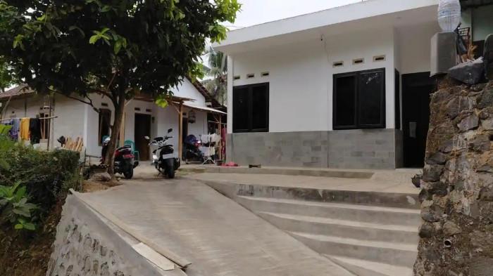 KEMATIAN SUTRIMO - Kondisi depan rumah almarhum Sutrimo di Desa Wlahar, Kecamatan Wangon, Kabupaten Banyumas, Selasa (28/7/2026).