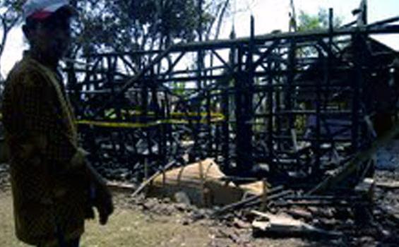 Uket Tewas Terbakar di Rumahnya