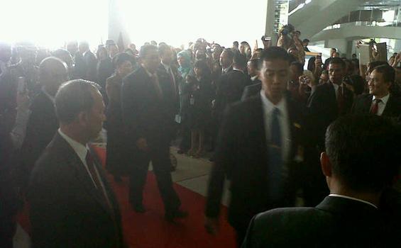SBY Memasuki Kawasan Konferensi