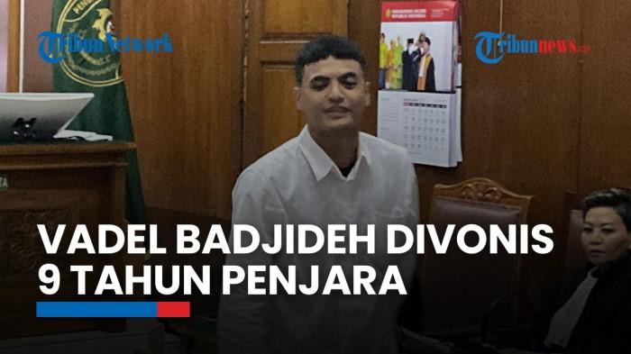 SIDANG VONIS - Vadel Badjideh di ruang sidang PN Jakarta Selatan, (1/10/2025). Ia divonis bersalah atas kasus persetubuhan anak di bawah umur dan aborsi.