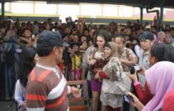 Puluhan ABG Pingsan Saat Nonton Cherrybelle-Syahrini