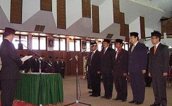 Gubernur Lantik 87 Pejabat Lingkup Pemprov