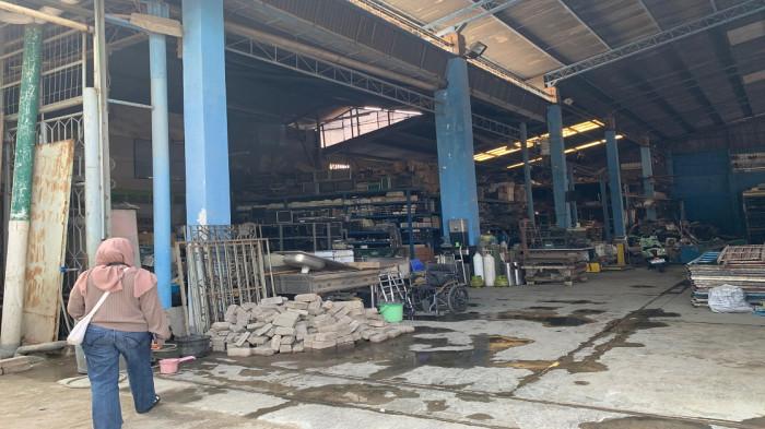 Salah satu sudut di Pasar Besi Solo
