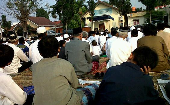 Hari Ini Jangan Makan dan Minum Sesukanya