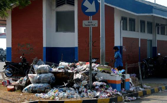 ASDP Cabang Bakauheni Panen Sampah