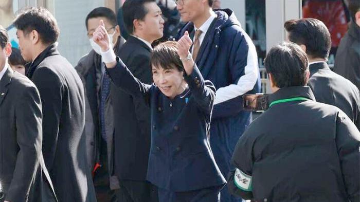 PM Jepang Sanae Takaichi Saat kampanye pemilu lalu mendapat sambutan meriah dari masyarakat Jepang (Sankei)