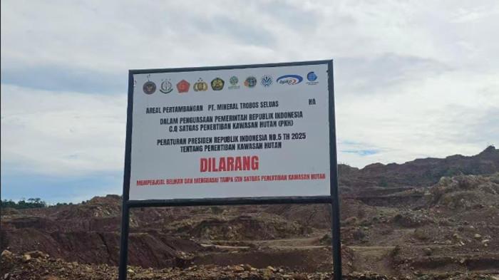 SEGEL PT MINERAL TROBOS - Satuan Tugas Penertiban Kawasan Hutan (Satgas PKH) telah melakukan tindakan penyegelan terhadap area operasional PT Mineral Trobos, perusahaan tambang nikel milik pengusaha, David Glen Oei. (HO)