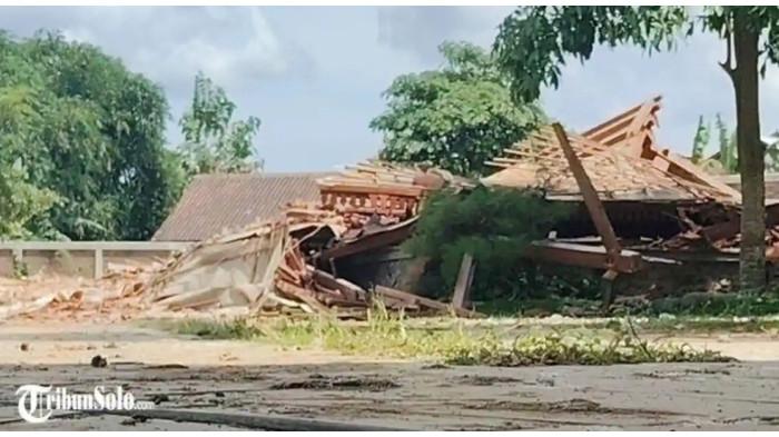 Viral Rumah Joglo Mewah Di Karanganyar Dirobohkan Diduga Ada Masalah
