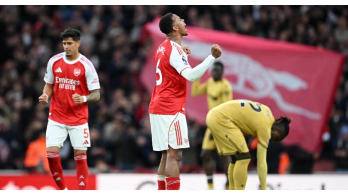 SELEBRASI KEMENANGAN ARSENAL - Selebrasi Gabriel Magalhaes usai Arsenal kalahkan Crystal Palace dengan skor 1-0 pada pekan ke-9 Liga Inggris di Stadion Emirates, Minggu (26/10/2025).