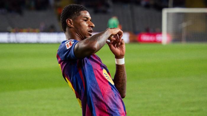selebrasi Marcus Rashford setelah mencetak gol ke gawang Elche dalam jornada 10 Liga Spanyol, Senin (3/11).