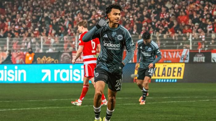Selebrasi Nathaniel Brown di Eintracht Frankfurt