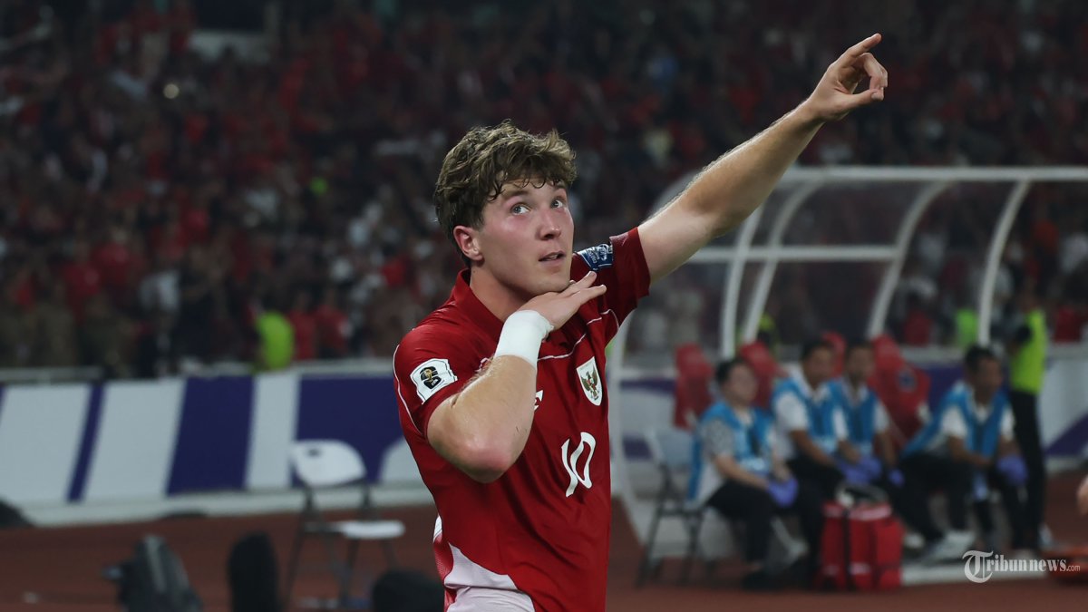 SELEBRASI OLE ROMENY - Selebrasi penyerang Timnas Indonesia, Ole Romeny setelah menjebol gawang Timnas China pada laga di Kualifikasi Piala Dunia 2026 di Stadion Gelora Bung Karno pada Kamis (5/6/2025). Timnas Indonesia mendapatkan hadiah penalti pada menit ke-43 melawan Timnas China pada babak pertama. (Tribunnews/Herudin)
