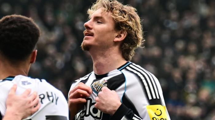 Selebrasi pemain Newcastle, Nick Woltemade