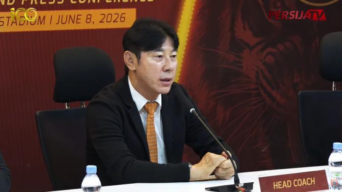 RESMI - Shin Tae-yong menjadi pelatih Persija Jakarta untuk Super League 2026/2027. STY resmi diperkenalkan dalam konferensi pers di Stadion Jakarta International Stadium (JIS), pada Senin (8/6/2026) siang WIB.