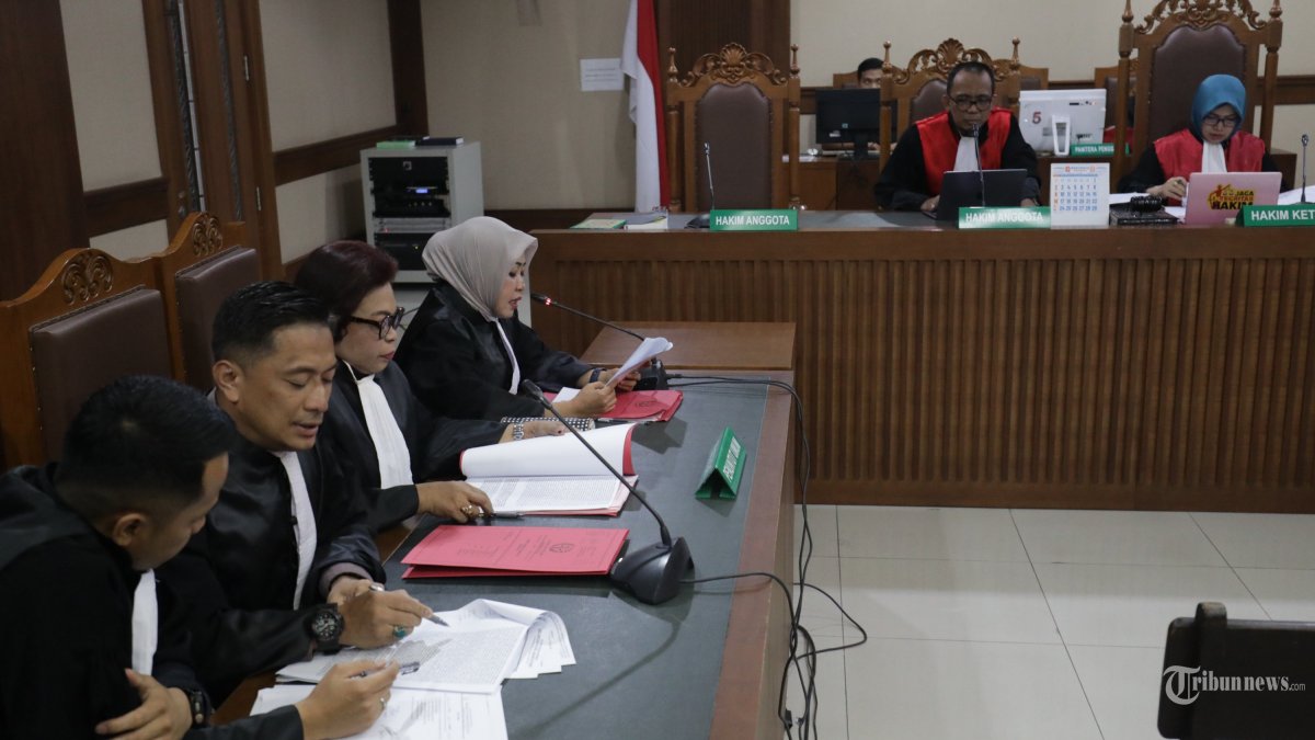 SIDANG AMMAR ZONI - Suasana sidang perdana kasus penjualan narkotika di Rutan Salemba dengan terdakwa artis Muhammas Amar Akbar alias Ammar Zoni yang berlangsung secara daring di PN Jakarta Pusat, Jakarta, Kamis (23/10/2025). Sidang tersebut beragendakan pembacaan dakwaan dengan kasus dugaan perdagangan narkotika di dalam Rutan Salemba bersama lima orang lainnya, yakni A, AP, AM Alias KA, ACM, dan MR. TRIBUNNEWS/IRWAN RISMAWAN