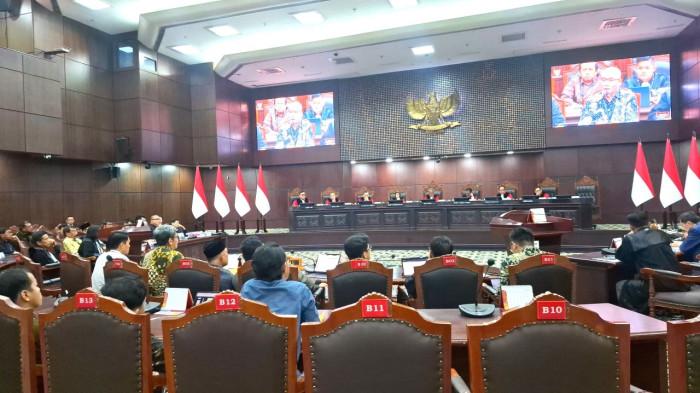 SIDANG IJAZAH GIBRAN - Sidang perkara Perselisihan Hasil Pemilihan Umum (PHPU) Presiden dan Wakil Presiden 2024 Nomor 01/PHPU.PRES-XXIV/2026 terkait syarat pendidikan Gibran Rakabuming Raka pada Pemilu 2024, di Mahkamah Konstitusi (MK), Jakarta, Kamis (1/10/2026).