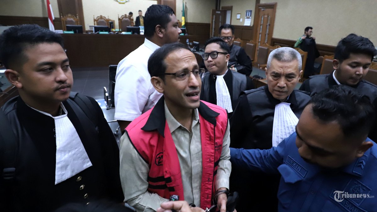 SIDANG NADIEM MAKARIM - Terdakwa kasus dugaan korupsi dalam digitalisasi pendidikan pengadaan laptop Chromebook Nadiem Makarim mengikuti sidang lanjutan dengan agenda tanggapan JPU atas eksepsi terdakwa di Pengadilan Tipikor, Jakarta, Kamis (8/1/2026). Dalam tanggapannya JPU Kejaksaan Agung meminta majelis hakim menolak nota keberatan atau eksepsi dari mantan Menteri Pendidikan, Kebudayaan, Riset dan Teknologi (Mendikbudristek) periode 2019-2024 Nadiem Makarim dan penasihat hukumnya. TRIBUNNEWS/IRWAN RISMAWAN