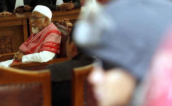 Ba'asyir Tuding Densus 88 Pelaku Teror Bom Buku