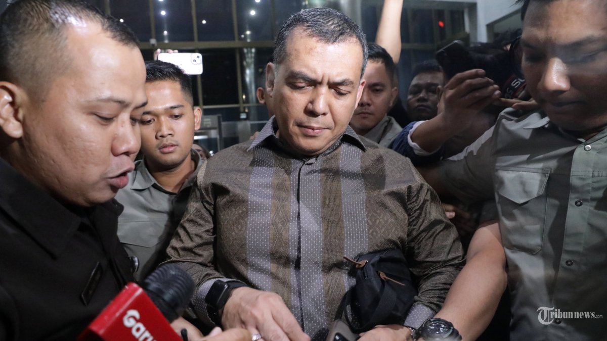 SILMY KARIM - Wakil Menteri Imigrasi dan Pemasyarakatan (Wamen Imipas) Silmy Karim tiba di Gedung KPK, Jakarta, Rabu (3/6/2026). Silmy Karim menyerahkan diri ke KPK terkait dugaan rangkaian Operasi Tangkap Tangan (OTT) di Jakarta Barat pada 2-3 Juni 2026. TRIBUNNEWS/IRWAN RISMAWAN
