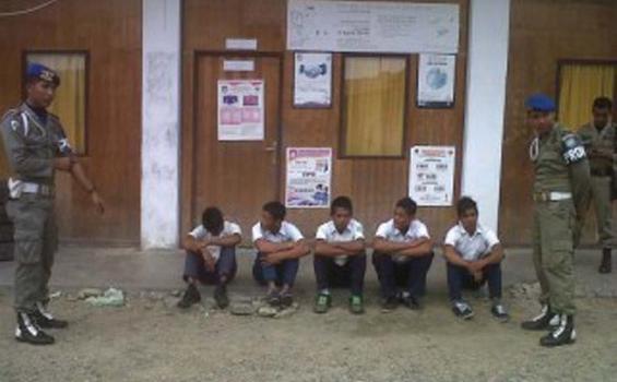 Keluyuran di Jam Sekolah Lima Siswa Ditangkap