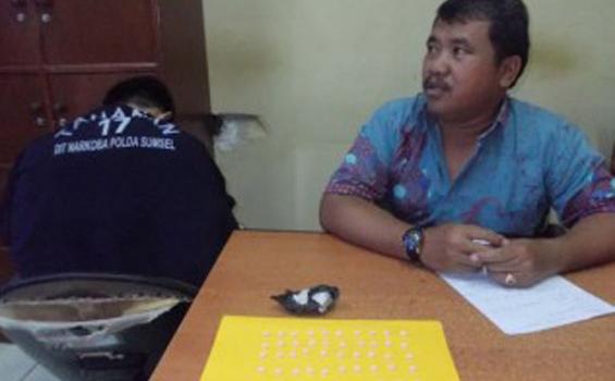 Sopir Angkot pun Tergiur Jual Ekstasi