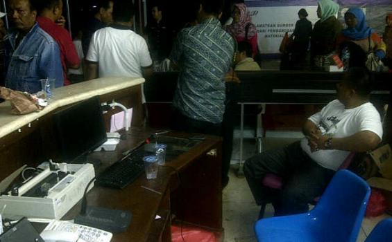 Penumpang Anak-anak Bertangisan Kelaparan di Bandara