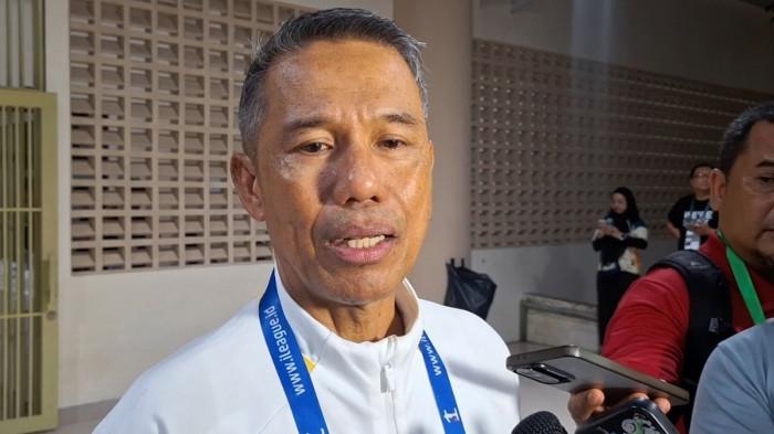 TANGGAPI INSIDEN SUPORTER  - Sekretaris Jenderal PSSI, Yunus Nusi saat diwawancarai usai menyaksikan langsung laga final Liga 2 Championship 2025/2026 yang mempertemukan PSS Sleman vs Garudayaksa FC di Stadion Maguwoharjo, Sleman, Sabtu (9/5/2026).  Tribunnews/Abdul Majid