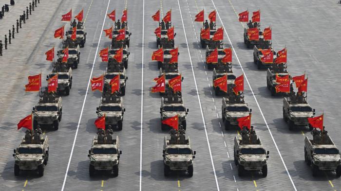 TENTARA CHINA - Gambar diambil dari Kantor Presiden Rusia, Rabu (3/9/2025), memperlihatkan tentara China mengendarai kendaraan militer saat parade militer China.