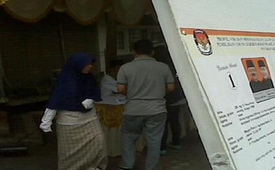 Beredar SMS Lucu: 'Coblos Siapa? Jawab: Fokoke Jokowi!'