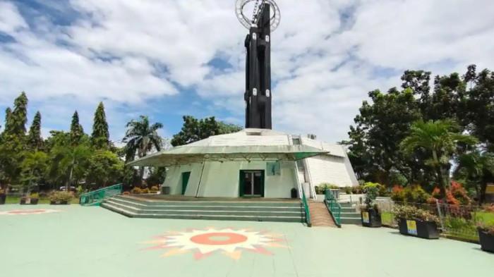 MONUMEN IKONIK - Tugu Khatulistiwa Pontianak
