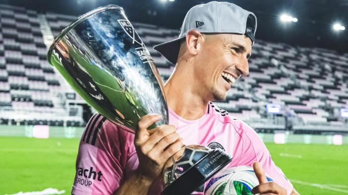 SELEBRASI INTER MIAMI - Striker Inter Miami asal Argentina, Tadeo Allende, saat merayakan gelar juara Wilayah Timur MLS 2025, 30 November 2025. (Instagram Inter Miami - 7/12/2025)