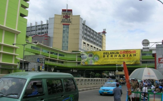 Pasar Tanah Abang Lengang