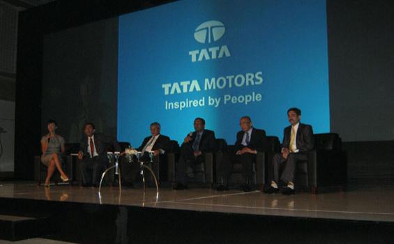 Tata Motors Pamerkan 14 Mobil Produknya