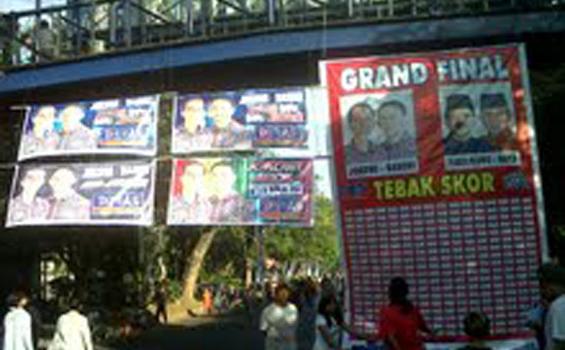 Warga Solo Tebak Skor Jokowi Vs Fauzi Bowo