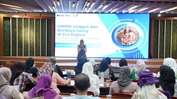 Telkom Jawa Barat Dorong Pertumbuhan UKM Bandung Melalui Digitalisasi