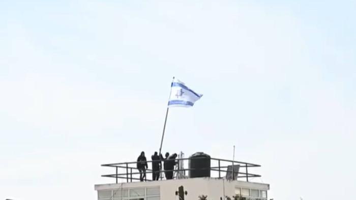 Tentara Israel PENURUNAN BENDERA PBB